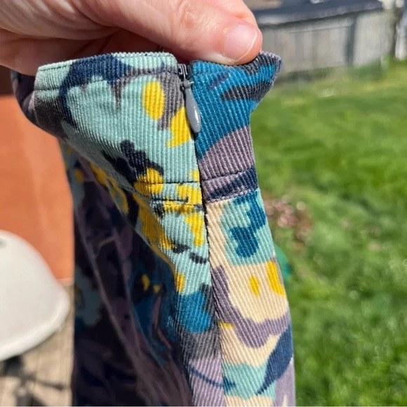 BODEN ~ Floral corduroy medium length skirt - Picture 9 of 11